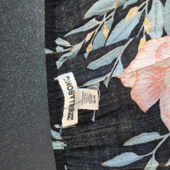 Billabong black with pink white green floral flowy long sleeve shirt size medium - Picture 6 of 9